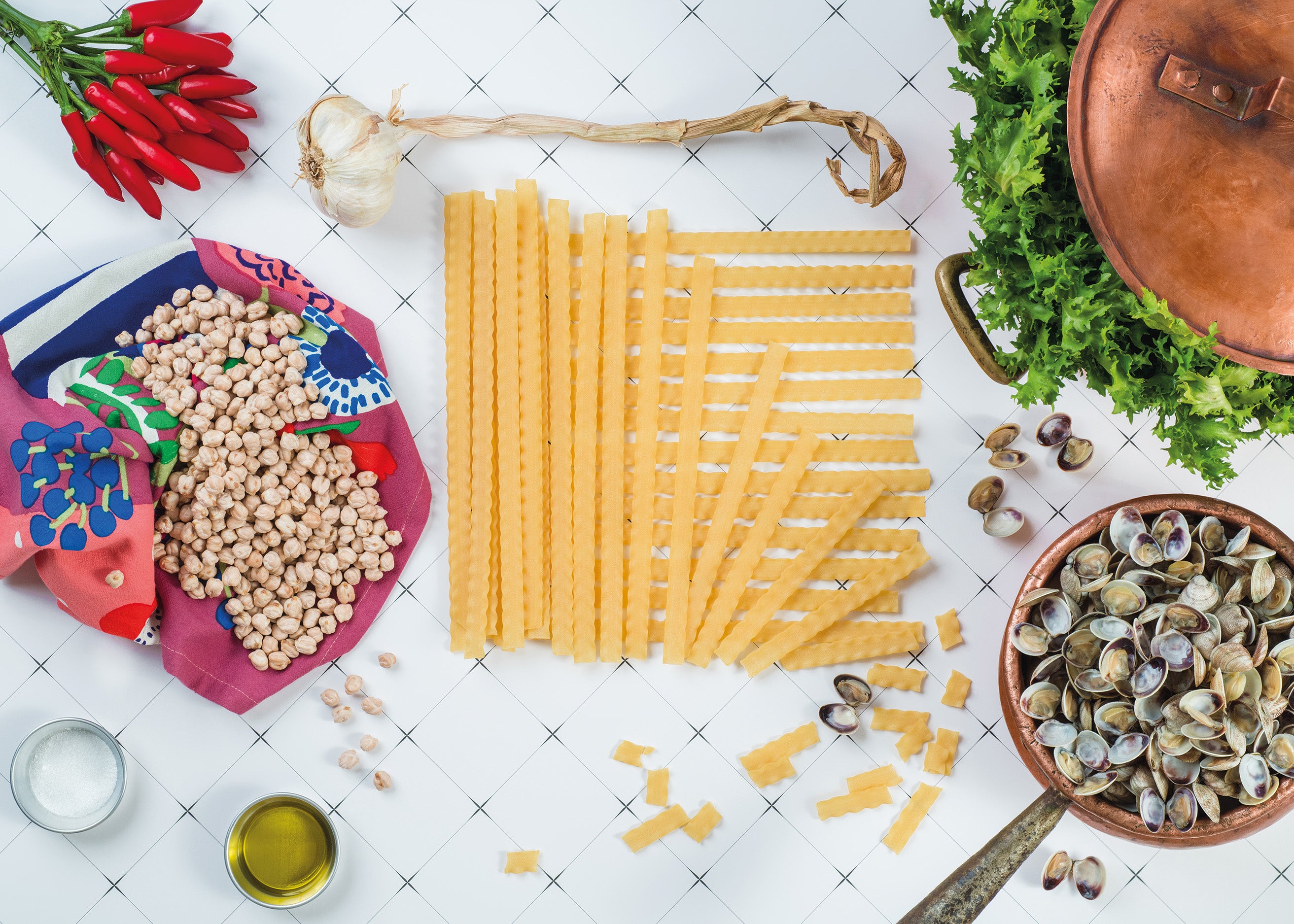 Broken Manfredine with chickpeas, sea lupins and escaroles