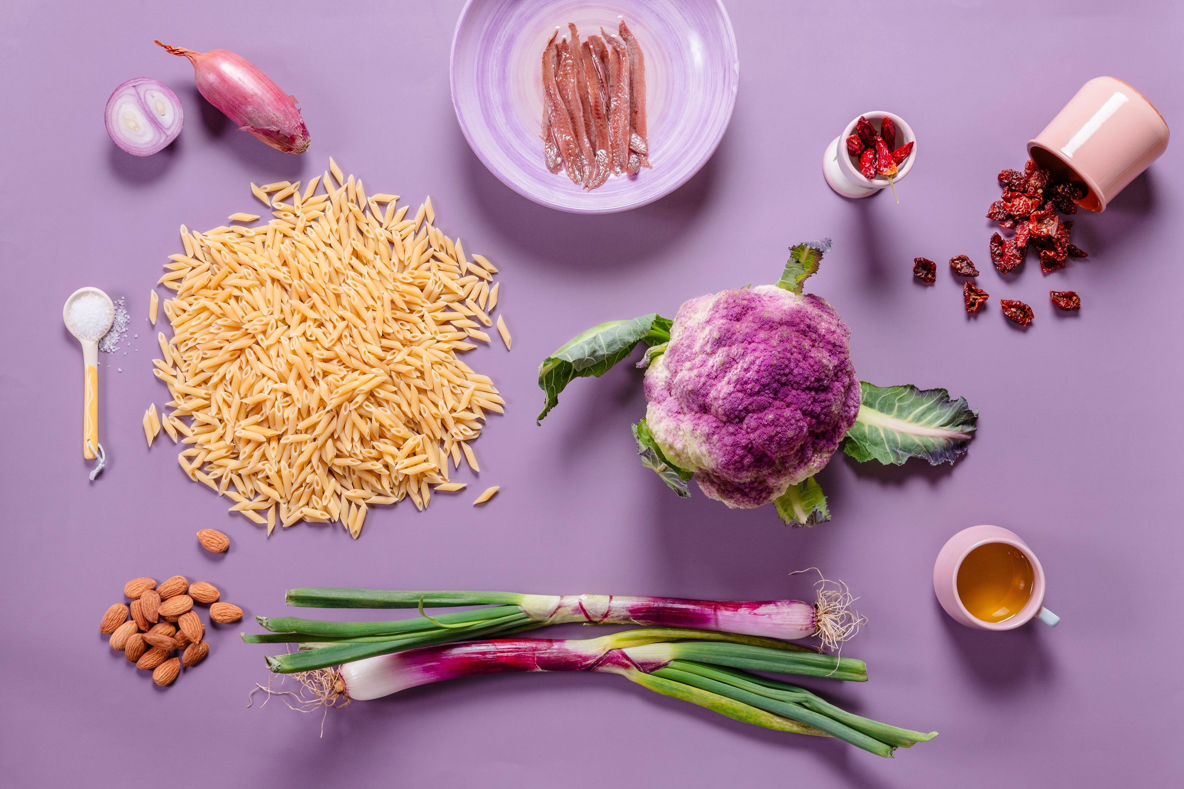 Genovesine Mezzanelli Lisce with purple cauliflower and roasted almonds
